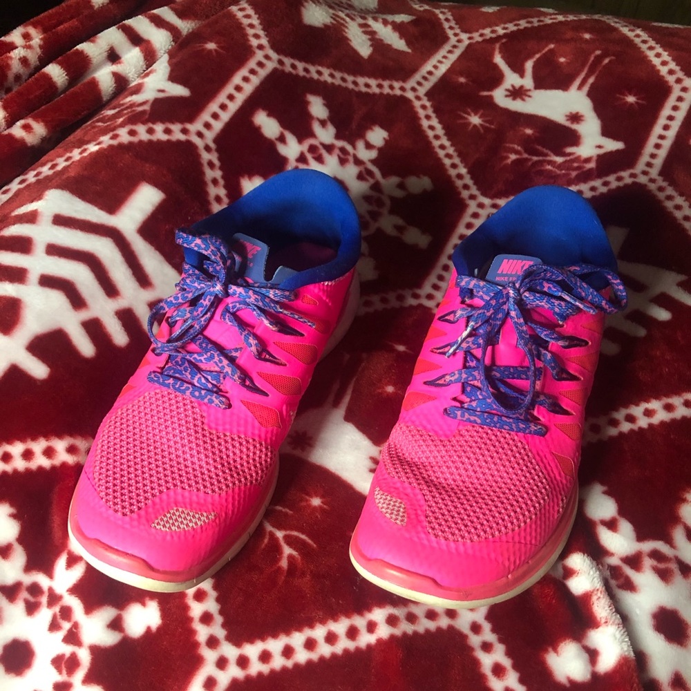 Youth Size 7 Nikes